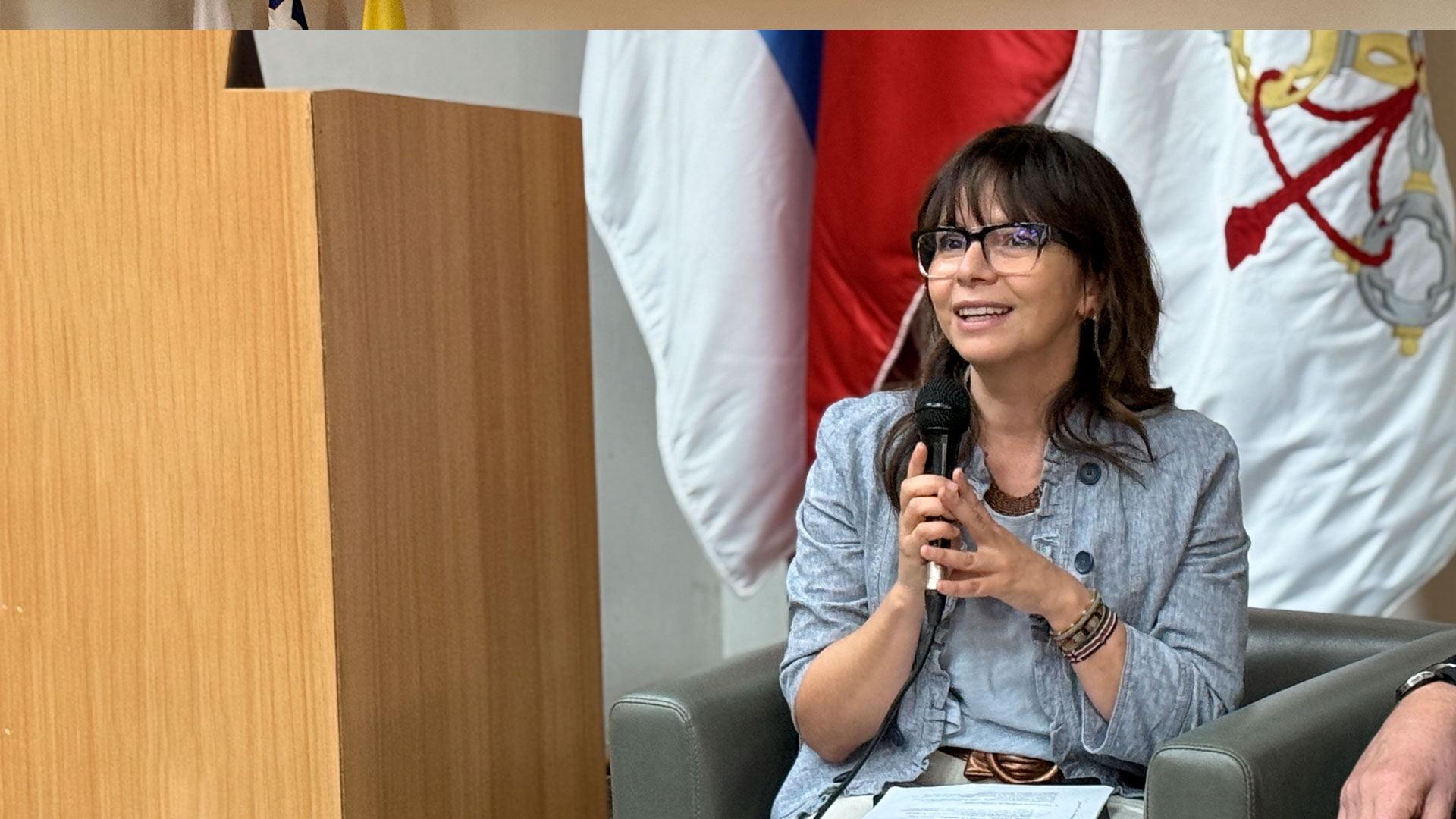 Convivencia escolar: Paula Luengo destaca el diálogo como herramienta pedagógica en seminario del Mineduc